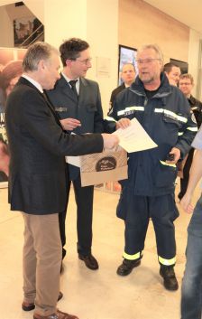 THW-Einsatzkräfte erhalten Bundesflutmedaille - Fluthilfe 2021 © Kreis Paderborn